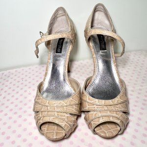 WHITE HOUSE BLACK MARKET Women Heels Sandals Brigitta Size 8.5.